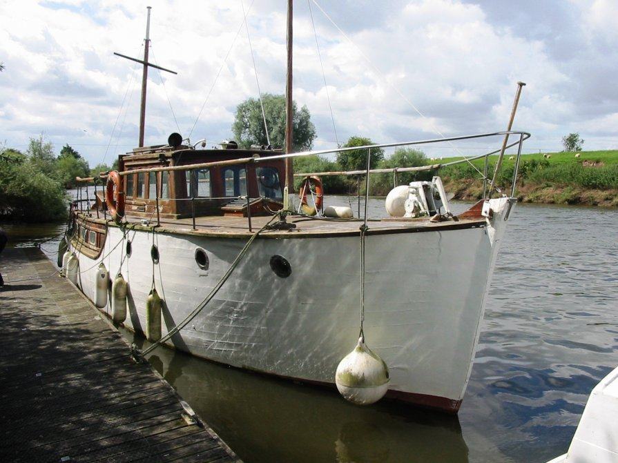 Dunkirk Little Ship - Forty Two